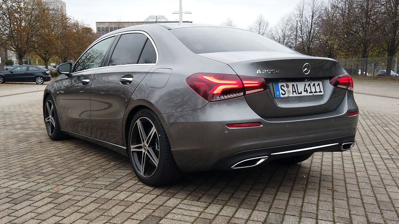 Mercedes CLASSE  A SEDAN  Sempre moderna ma con un volume 