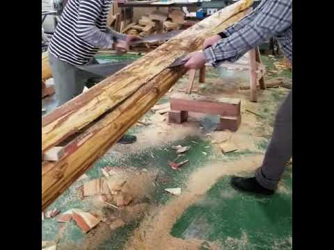 Using maebiki to slab a log in Japan