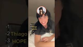 Lali haciendo su top 5 de Casi Angeles a su manera...