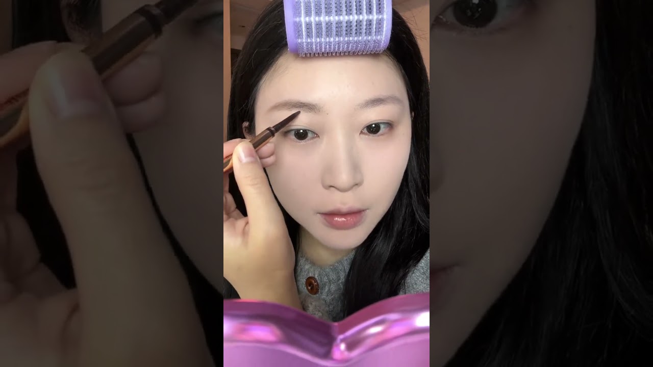 Master Heel Walk in 4 Minutes: Beginner's Guide to Light & Full Makeup Transformation