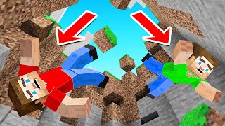 MINECRAFT But ALL BLOCKS Have GRAVITY!