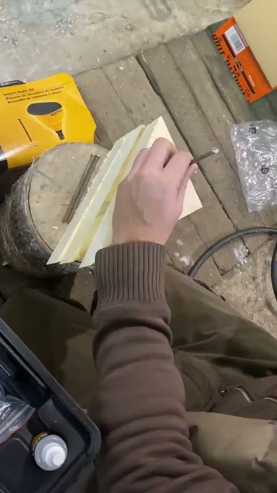 Наладонный нейлер bostitch pn100k и ржавые гвозди первый тест #shorts ...