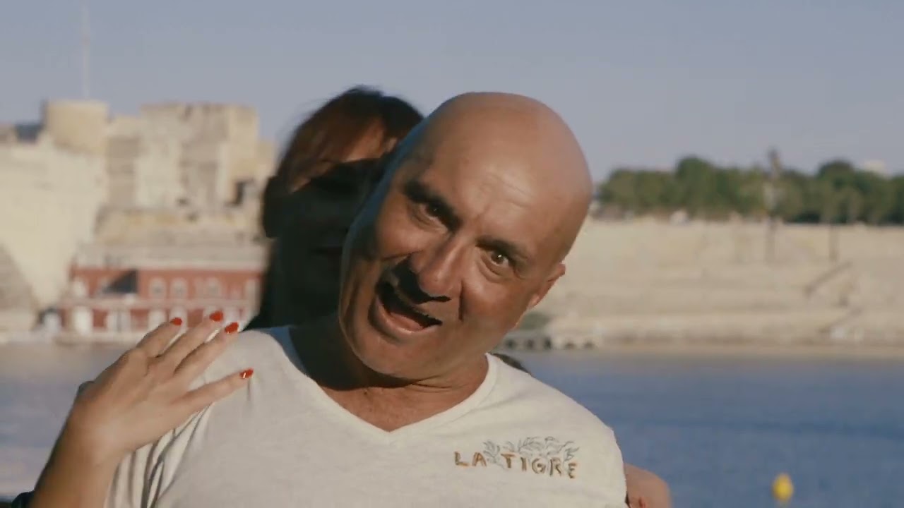 La tigre (20.0)  Max Scarano .  Regia : Mimmo Greco . Videoclip mp4 Original