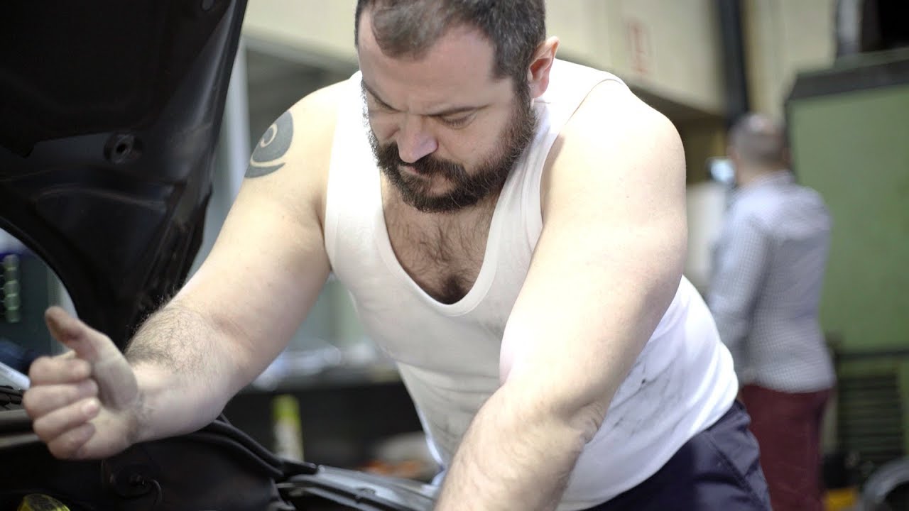 Gay Bear Mechanic W Bear Best Gay Dating App For Bears YouTube