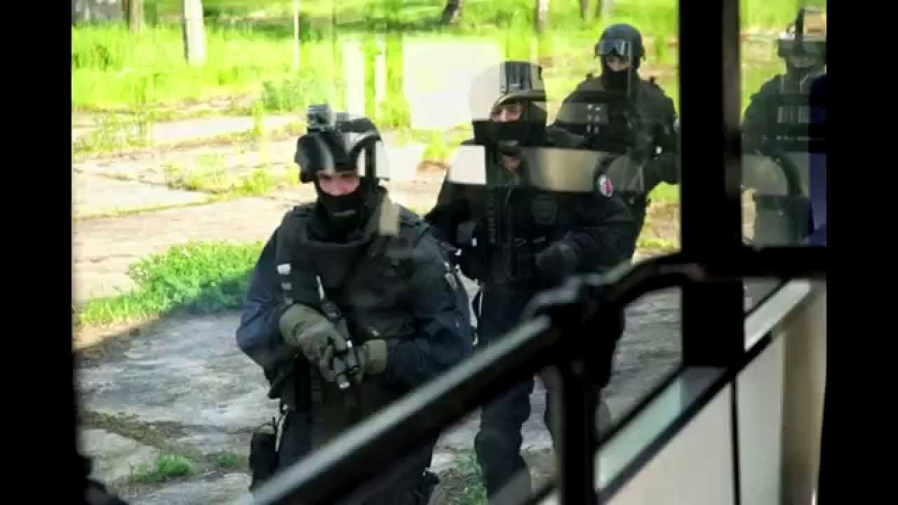 Polska Policja - Jak odbić zakładników w wieżowcu - ćwiczenia zgrywające