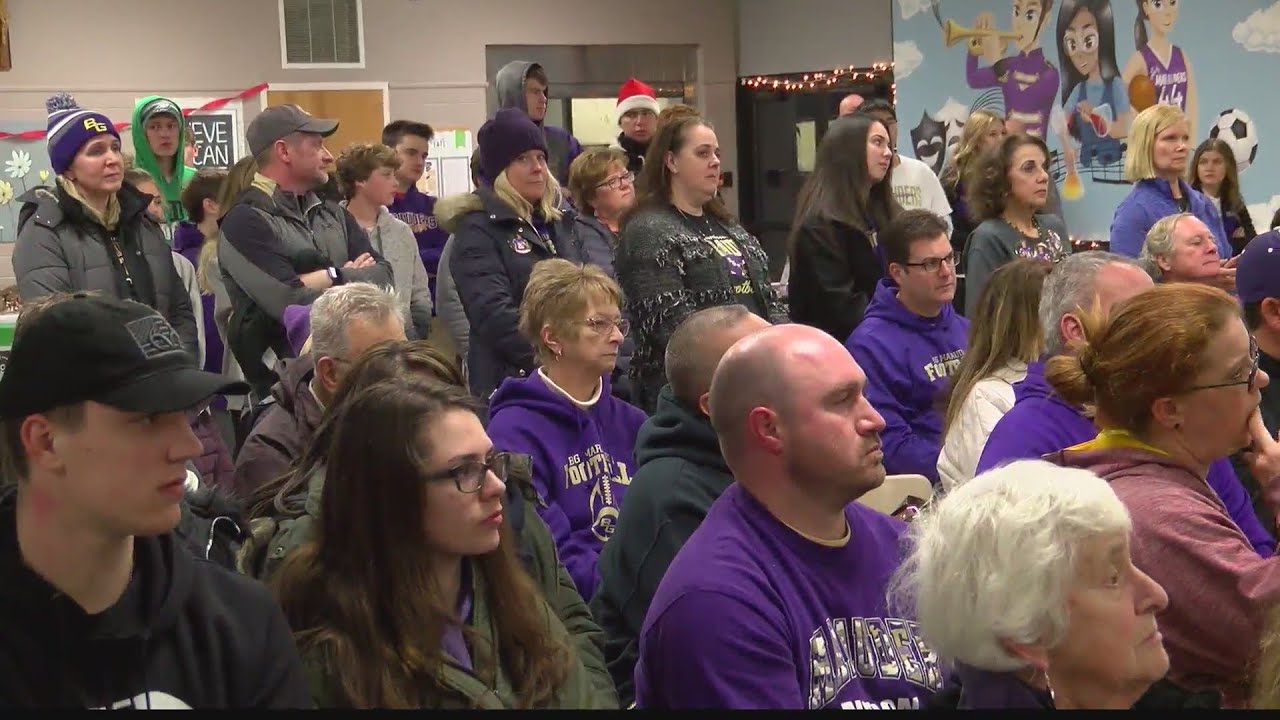 bishop-guilfoyle-football-team-gets-warm-reception-after-state