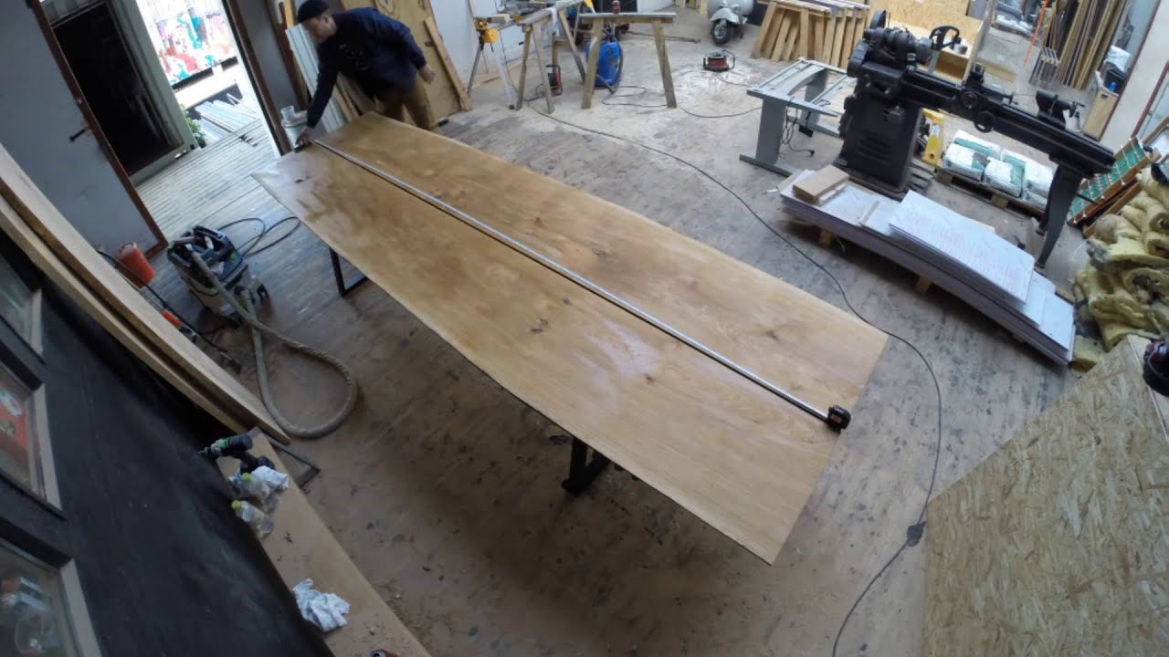 Afsluttende fase af 340x100cm bord i egetræ. youtube Plankeborde langborde