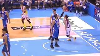 Alex Cabagnot with the Killer Shammgod!