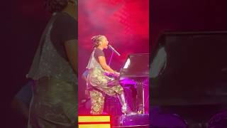 Download Lagu Alicia Keys - Girl on Fire Live in Japan \ MP3 Download Lagu Alicia Keys - Girl on Fire Live in Japan \ MP3