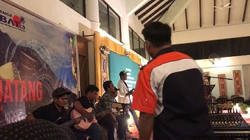 Whatsup 4nonBlonde- Sahabat Busking.