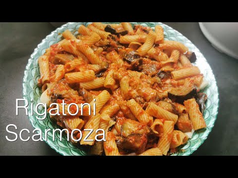 Vidéo: Nouilles Italiennes Au Ragoût D'aubergines