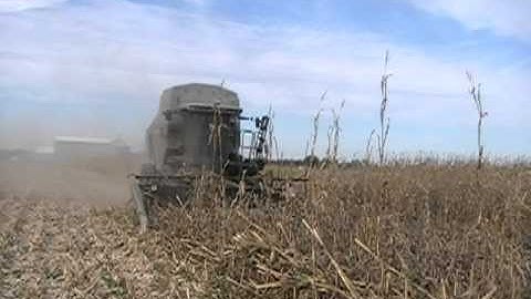 AGCO Gleaner R75 Combine