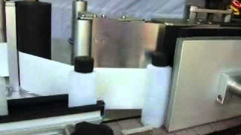 LabelOn™ Basic Round Bottle Labeling Showing Spacer Wheel