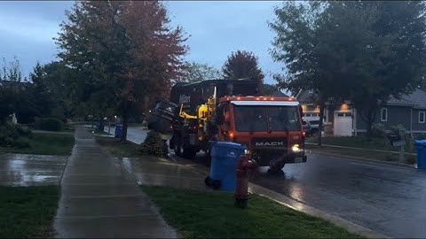 Pellitteri Mack LR Labrie Automizer on Rainy  Early Morning Trash (read description)