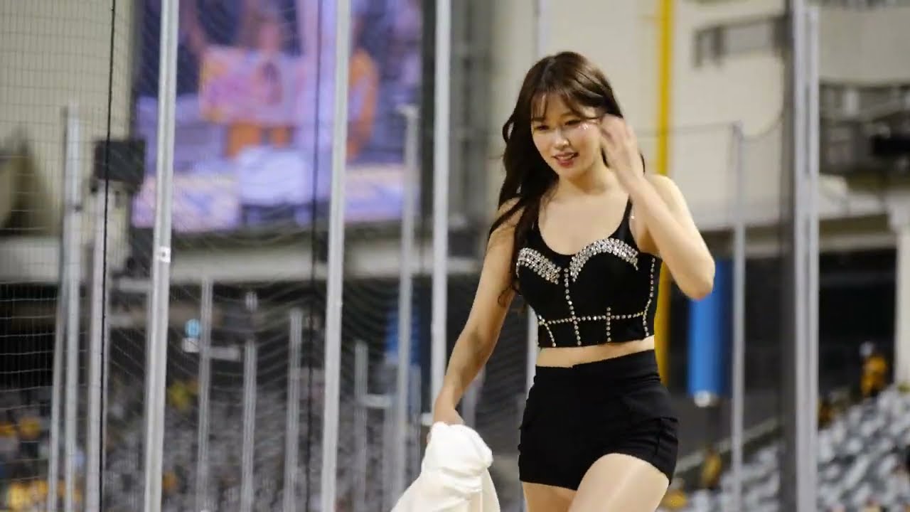 [4K60P] 看了晚上睡不著 金渡兒超性感火辣中場舞表演 20250827 中信兄弟vs樂天桃猿 台北大巨蛋 108-10排視角 