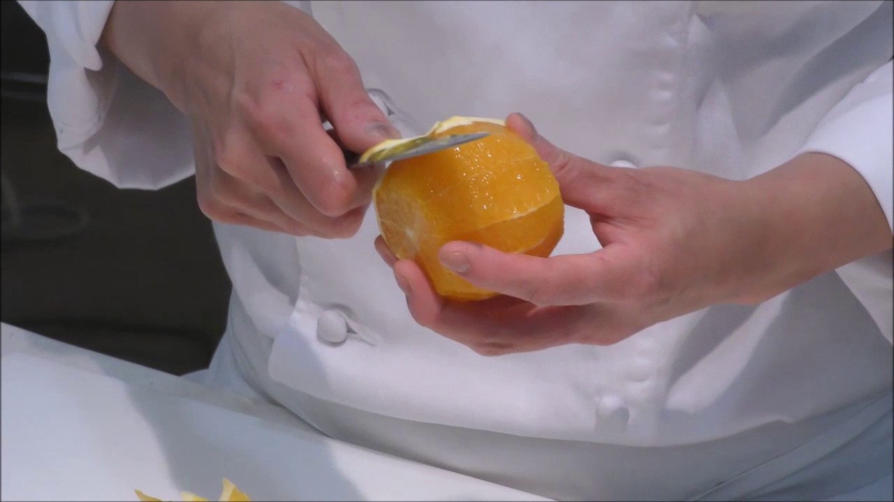 オレンジの皮むき プロ パティシエの技 国際調理製菓専門学校 Youtube
