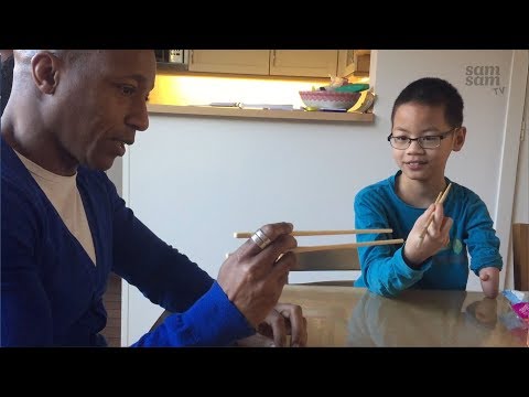 Video: Waarom Mense Met Eetstokkies In Asië Eet
