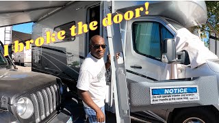 RV Mexico: How to fix 2021, 2022 Winnebago Navion/View door!