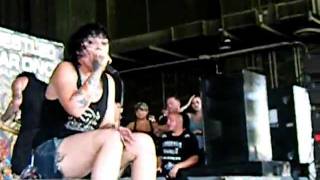 IWrestledABearOnce LIVE - The Cat&#39;s Pajamas - Warped Tour 2010 -  Atlanta, GA
