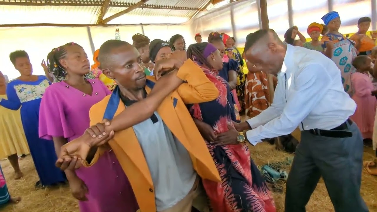 Mungu katikati ya wanadamu