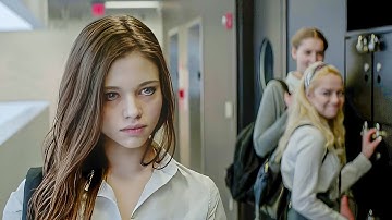 A Weak Girl Sends Her Twin Sister to School to Take Revenge on Those Who Bully Her.