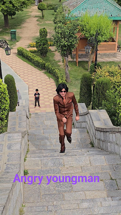 kashmiri Amitabh Bachchan as Angry Youngman