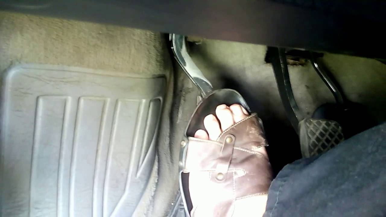 Шум выжимного подшипника - YouTube