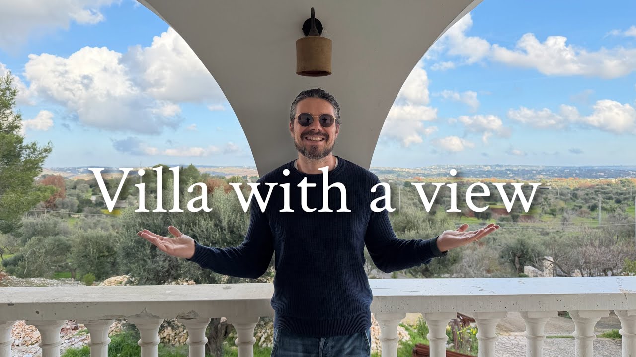 Вилла на вершине холма с разрешением на строительство бассейна недалеко от Остуни и Мартина Франк...