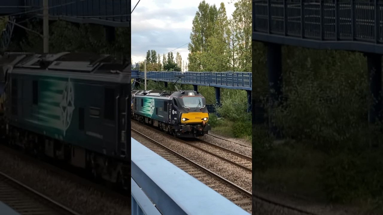 Class 88 002 and 68 007 pass jays lane