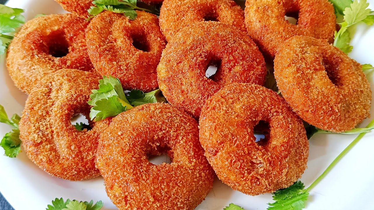 इफ्तार के लिए सिर्फ 300 ग्राम चिकन से बनाएं ढेर सारे क्रीस्पी चीकन डोनट | Chicken Donuts Recipe 