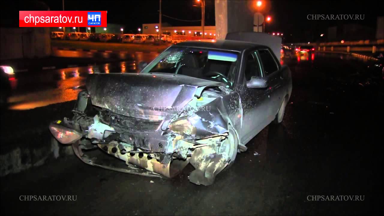 ЧП-САРАТОВ. ПРИОРА ПРОТАРАНИЛА АВТОМОБИЛИ ПОД МОСТОМ НА ШЕХУРДИНА - YouTube