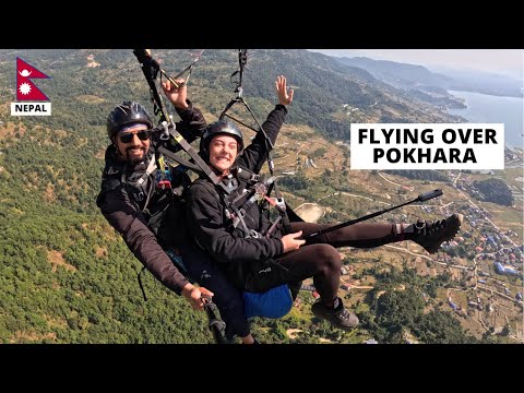 Video: Pergi Paragliding di India dengan Nirvana Adventures berdekatan Mumbai