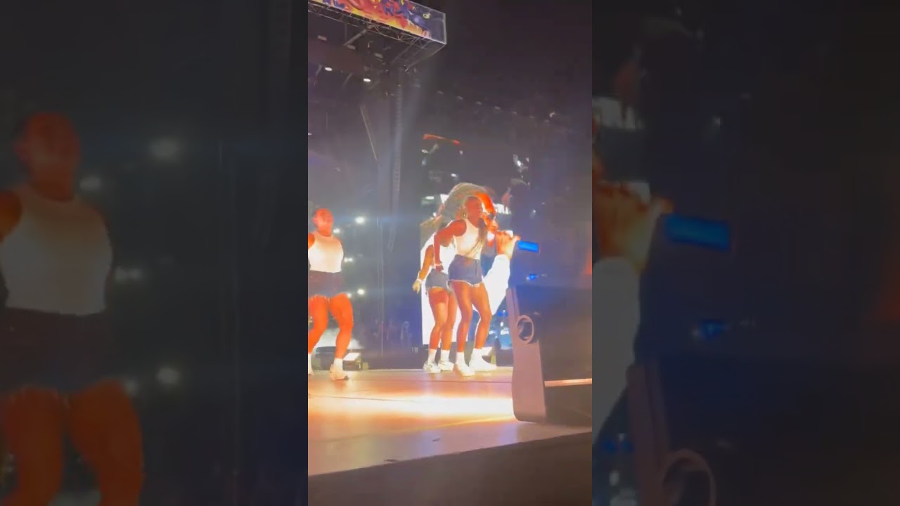 Burna Boy on fire at Afronation Portugal.🇵🇹