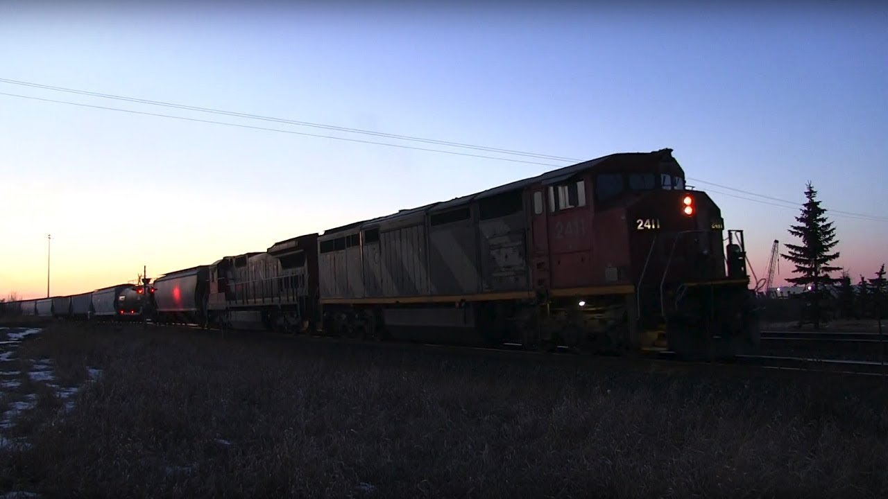 CN Train Spotting HD: Rabbit! | CN 2411 & 2000 Leads CN A442 East With A Nice K3L! 3/3 3/20/17