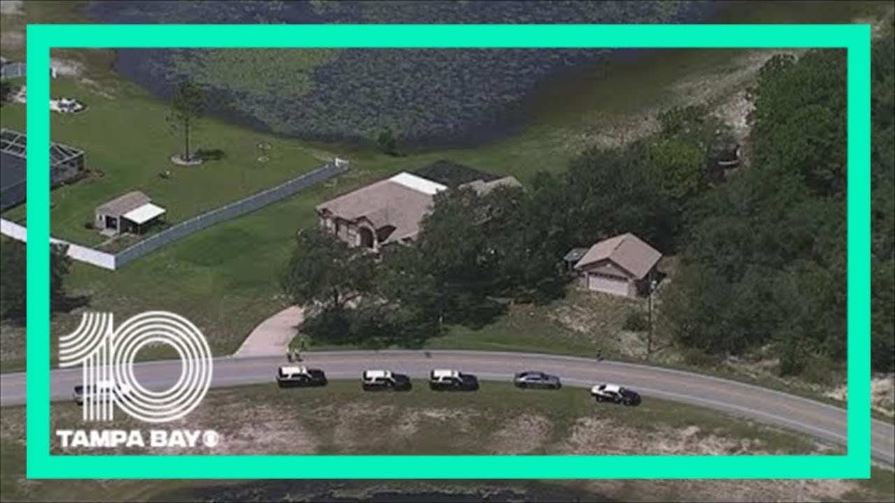 Man dies after losing control of car, crashes into Spring Hill home ...