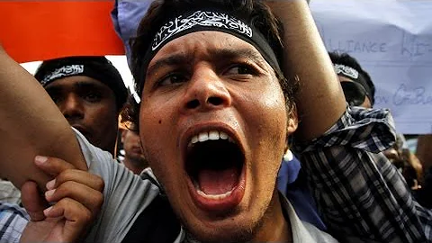 Mosaic News - 09/20/12: Pakistan Calls in Army to Guard Embassies as Thousands Clash with Police