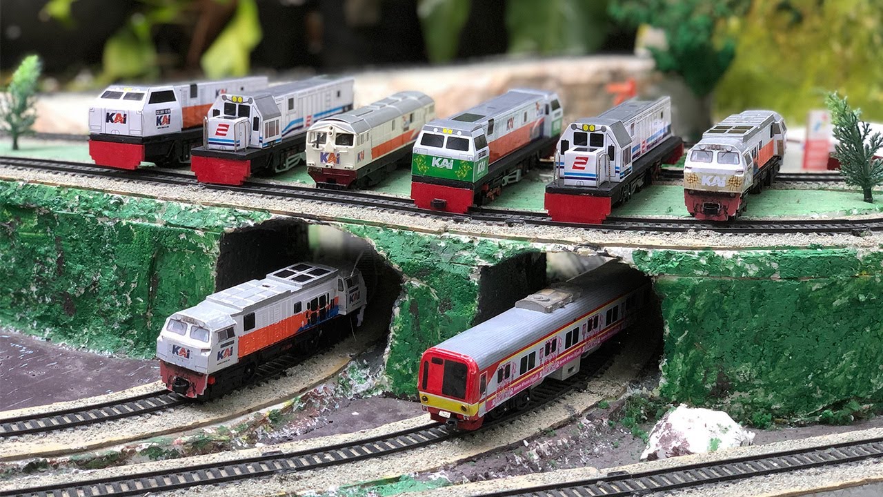 Mencari dan Menemukan Kereta Api BB300,CC206,CC203,Kereta KRL Di Area Pekarangan Rumah