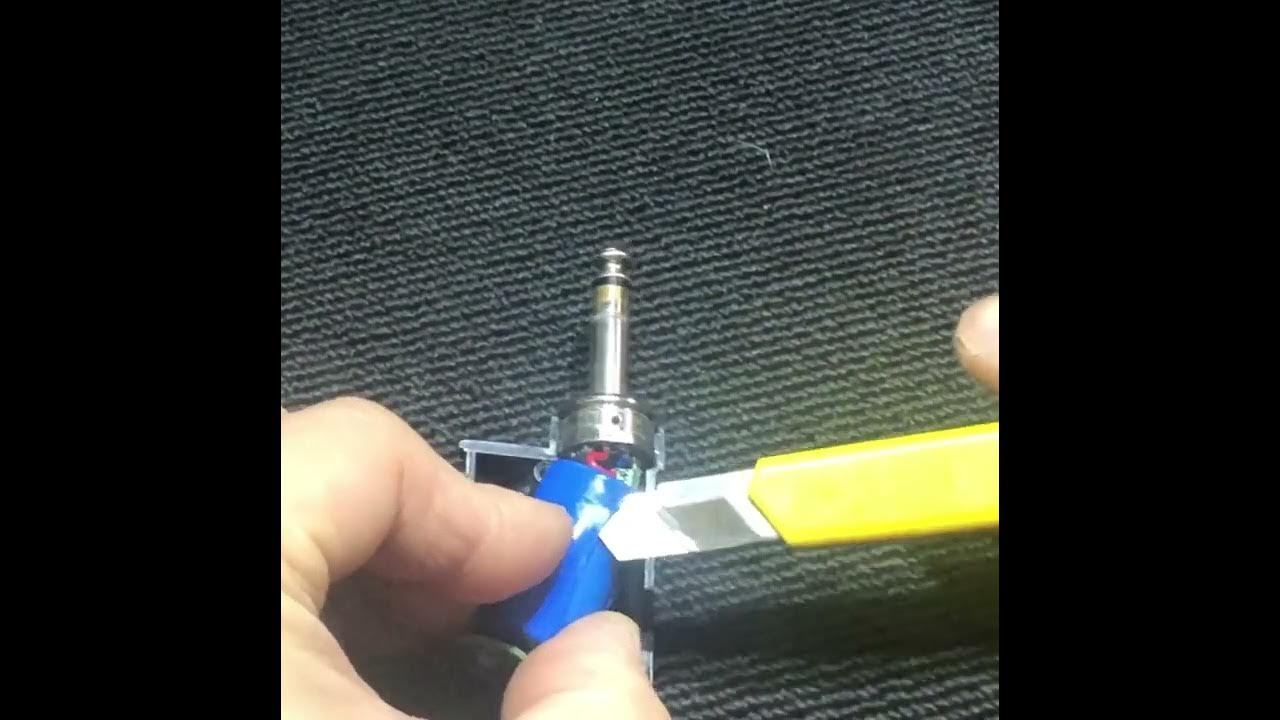 LINE 6 RELAY G10 Battery Change - YouTube