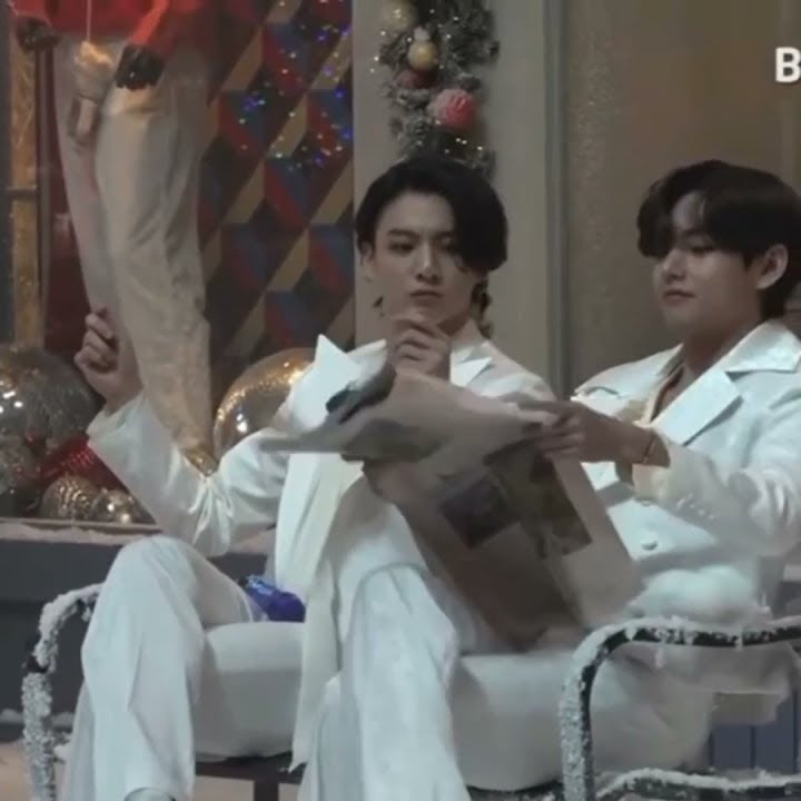 BTS // TAEKOOK //  Dynamite Live Performance (Christmas Ver.)
