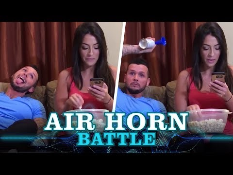 air-horn-battle-girlfriend-vs-boyfriend