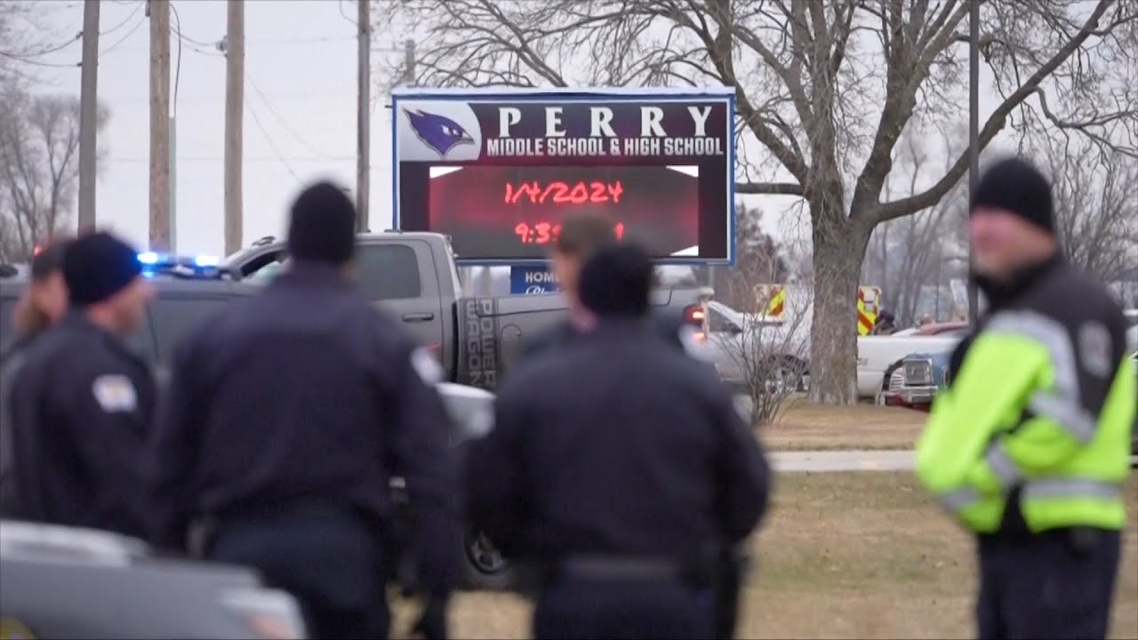 1 killed, 5 injured in school shooting in U.S. state of Iowa - YouTube