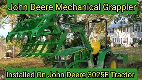 John Deere Mechanical Grappler - Frontier 54" Roots Grappler - On John Deere 3025 E Tractor