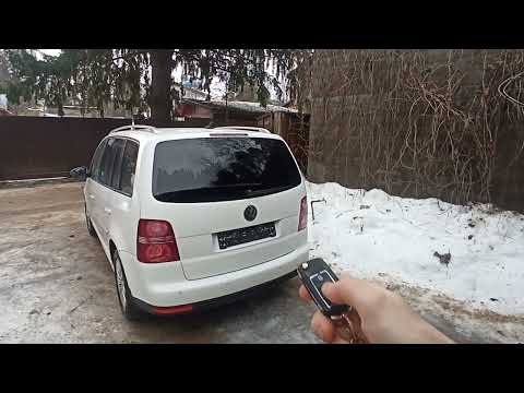 Демонстрация работы электропривода двери багажника на VW Touran 1T2