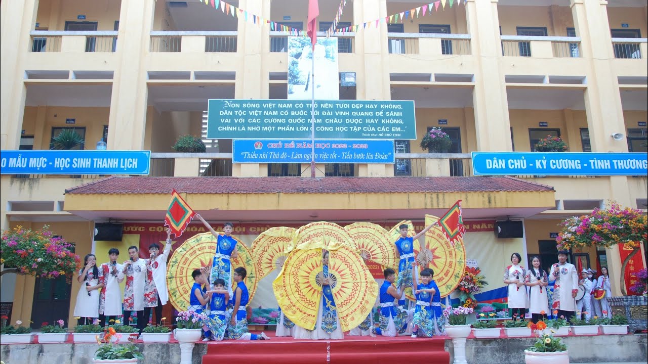 Hào khí Việt Nam - Chi đội 9A1, Trường THCS Bùi Quang Mại - Chào mừng ngày Nhà giáo Việt Nam