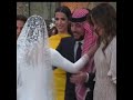 زفاف الاميره ايمان بنت الحسين وحضن الملكه رانيا لخص مشاعر الام بكل لغات العالم بدون كلام ايمان 