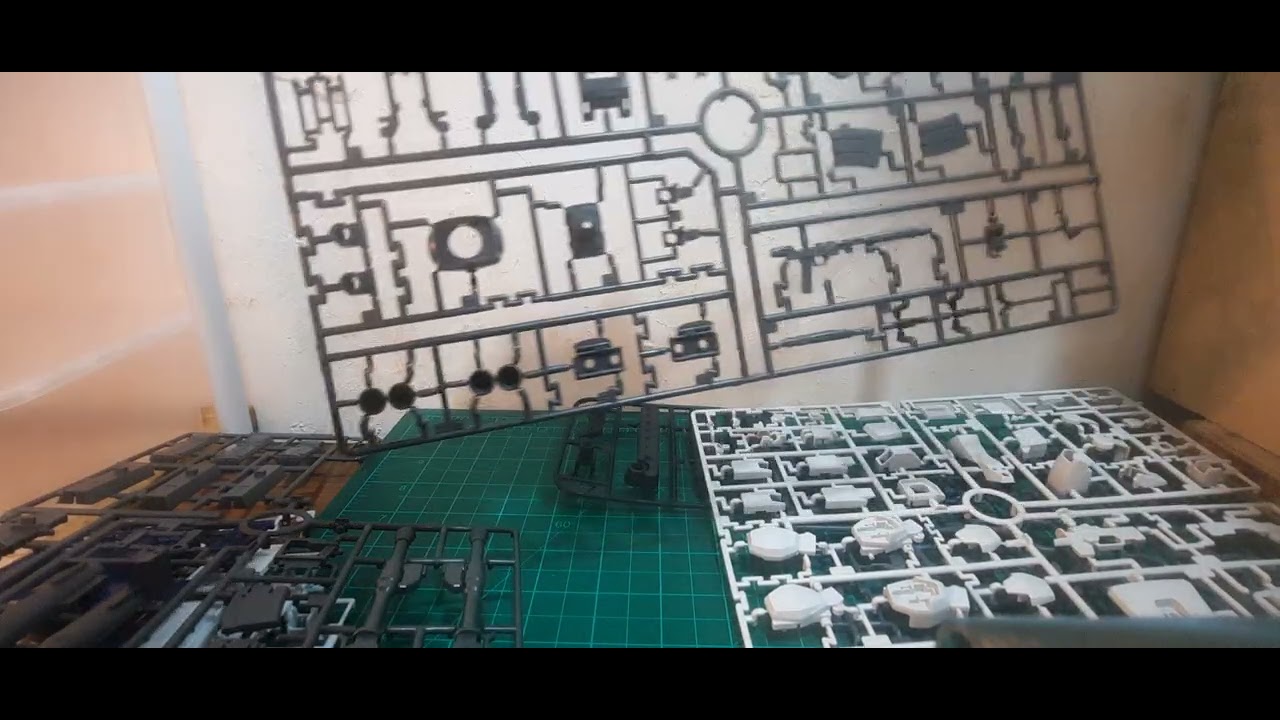 GVM Unboxes KK Model Gundam Ground Type and Slave Wraith 