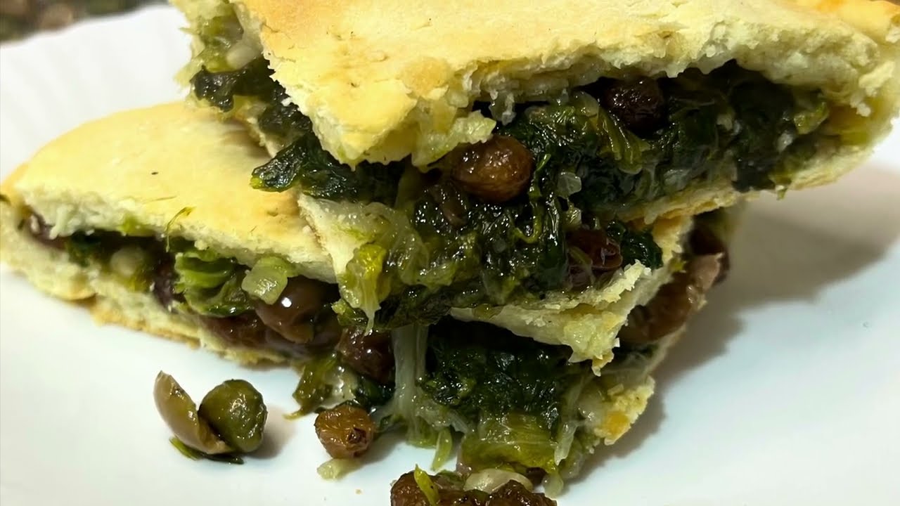 Pizza di scarole alla napoletana 😋Non è pizza. È tradizione🎄