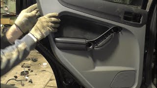 Ford Focus (2004–2011) door panel removal - Back Door