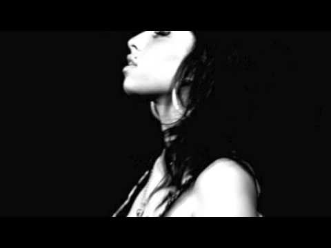 Tears Dry (Demo) -- Amy Winehouse - YouTube