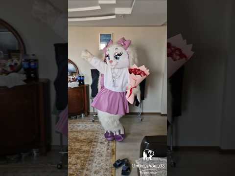 Без приглашения к бабушке с песней и танцами 🤩. #shorts
